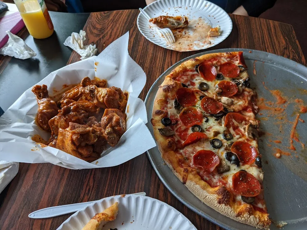Hot Wings & Pizza